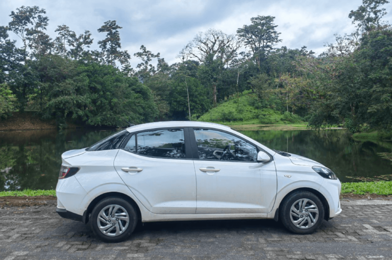 Alquiler de sedanes - Hyundai Grand i10