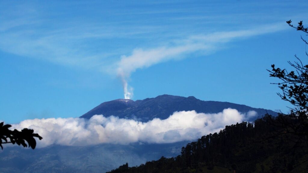 volcan turrialba costa ruica
