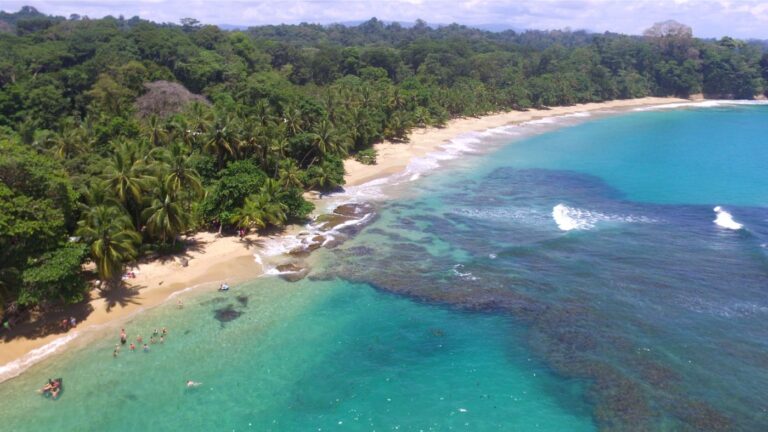 Arrecife beach, a captivating destination very close to Puerto Viejo