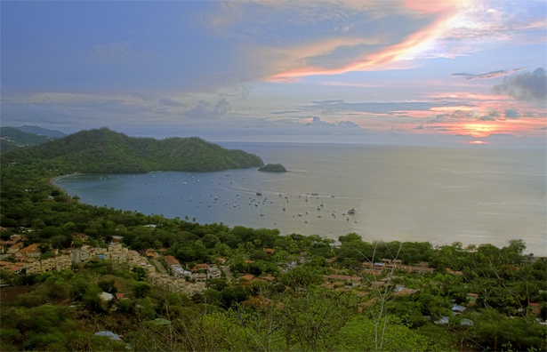 Hermosas Playas de Guanacaste - Adobe Rent a Car Liberia
