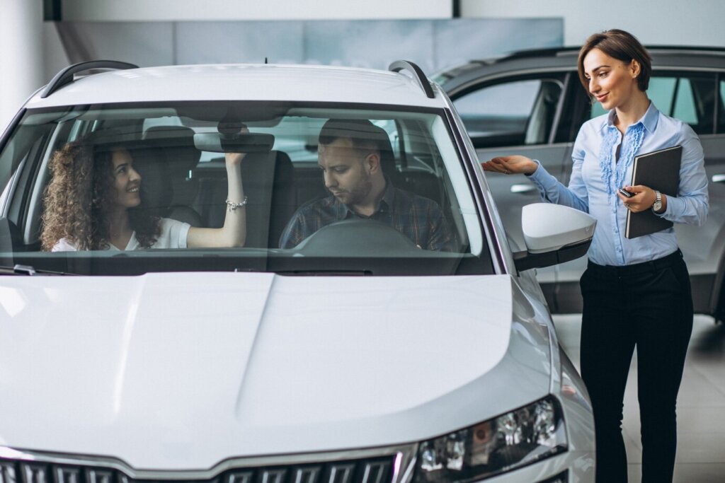 Alquiler de carros a la medida. Renting SUVs compactos