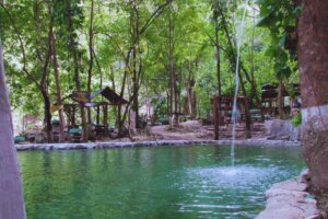 Las aguas termales son naturales y están rodeadas de naturaleza