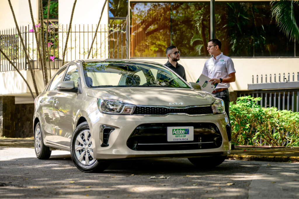 Mietwagen am Flughafen San José Costa Rica mit Adobe Rent a Car